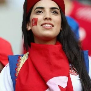 Meet your Posher, Nĕsrine